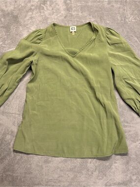 💚 Anne Klein Olive Green V-Neck Blouse